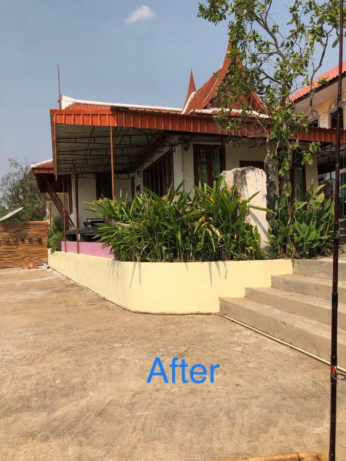 Ruen Thai Ban Rim Nam Kamphaeng Phet Exteriör bild